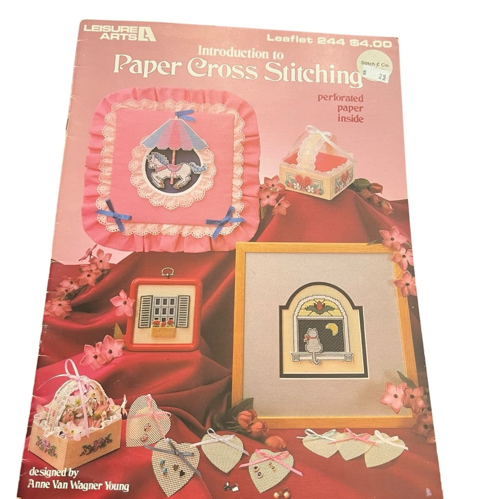 Introduction to Paper Cross Stitching Leisure‎ Arts 244 Crafts Cats Florals
